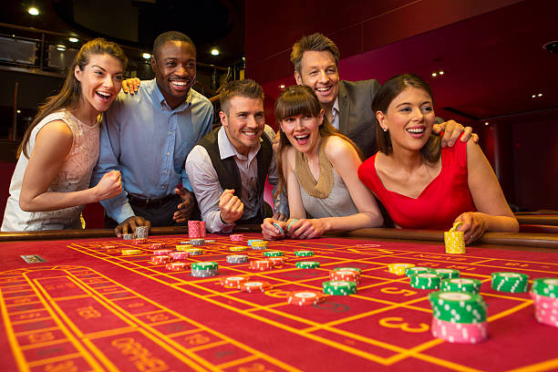 Super Sic Bo betting interface showing bet placement buttons and payout details